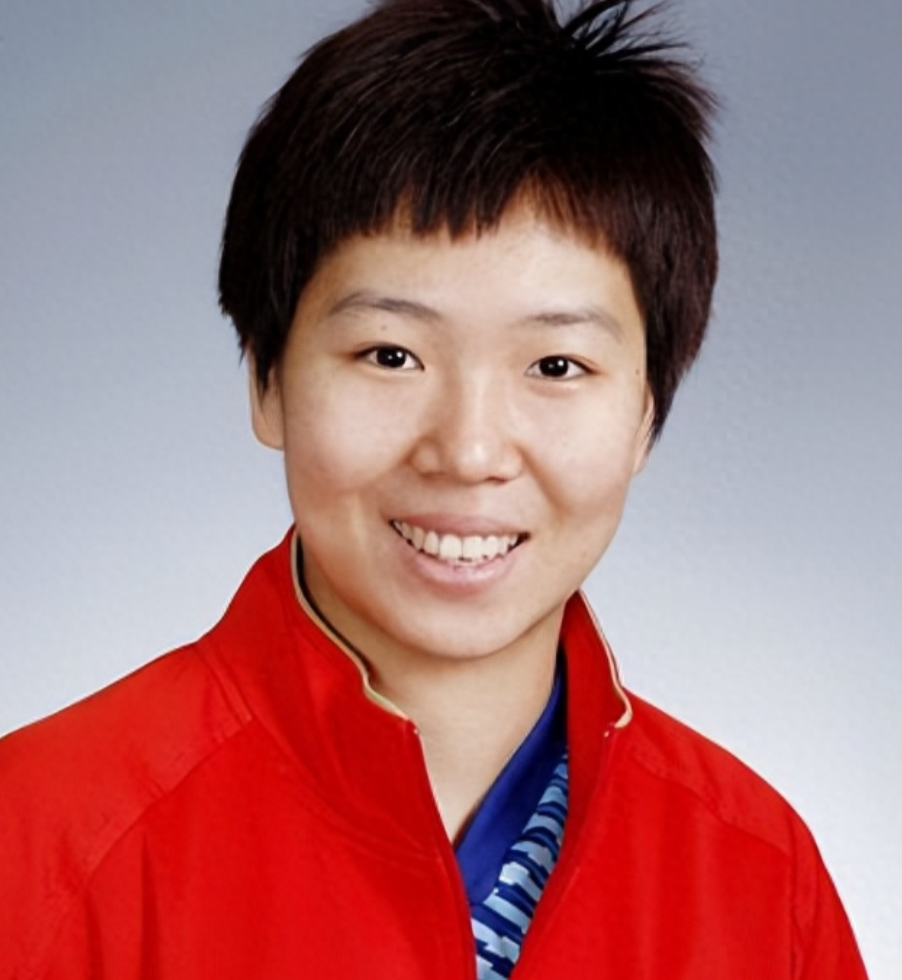 回顾世界冠军李晓霞25岁登顶乒坛大满贯退役后结婚生子幸福美满