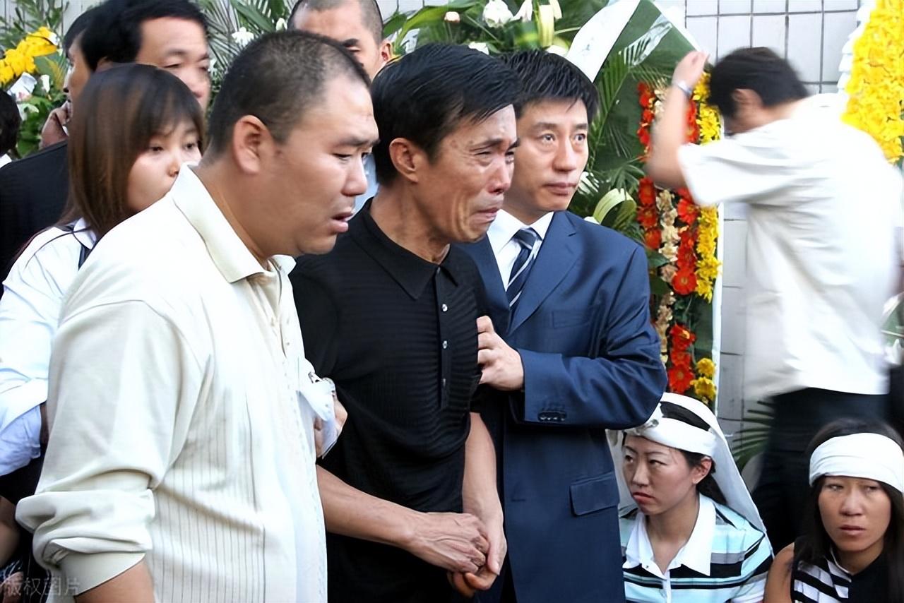 回顾高秀敏女儿李萱8年内父母双亡继父给我爱我就是你的亲女儿