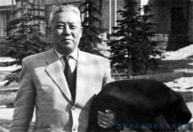 开国少将生了9个女儿选女婿有1准则必须是党员要爱党爱国