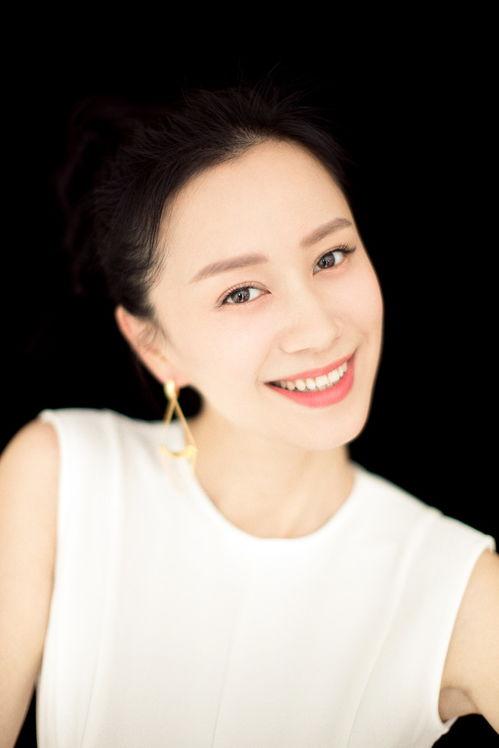 毕业于同济大学,却因为拍摄内衣广告进入娱乐圈.