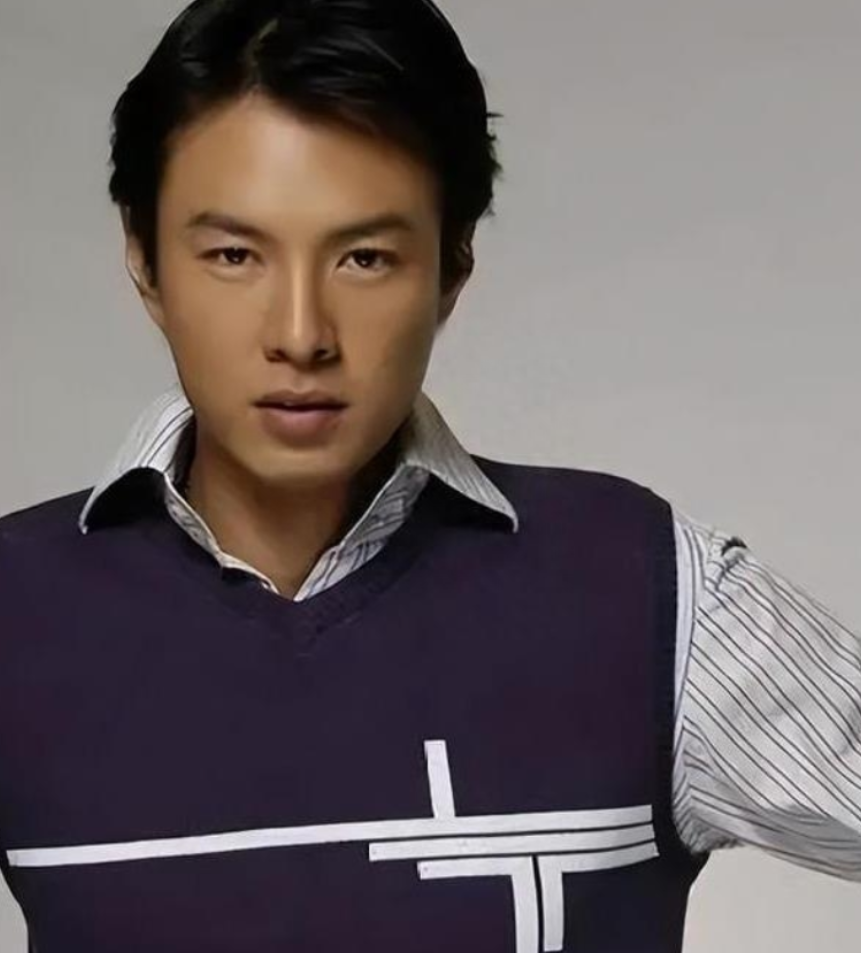 回顾演员朱铁陪母亲战胜乳腺癌平凡教师妻子被他宠成公主