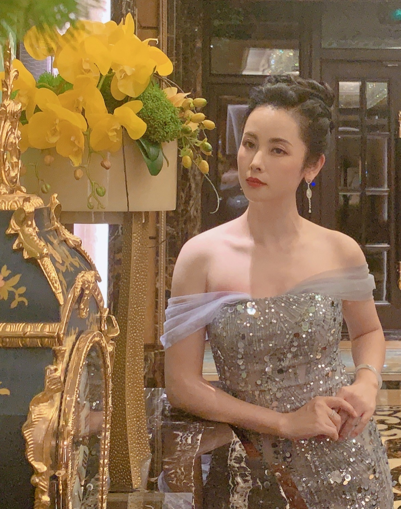 演员杨明娜:22岁走红,41岁结婚生子,44岁和前夫田亮对簿公堂