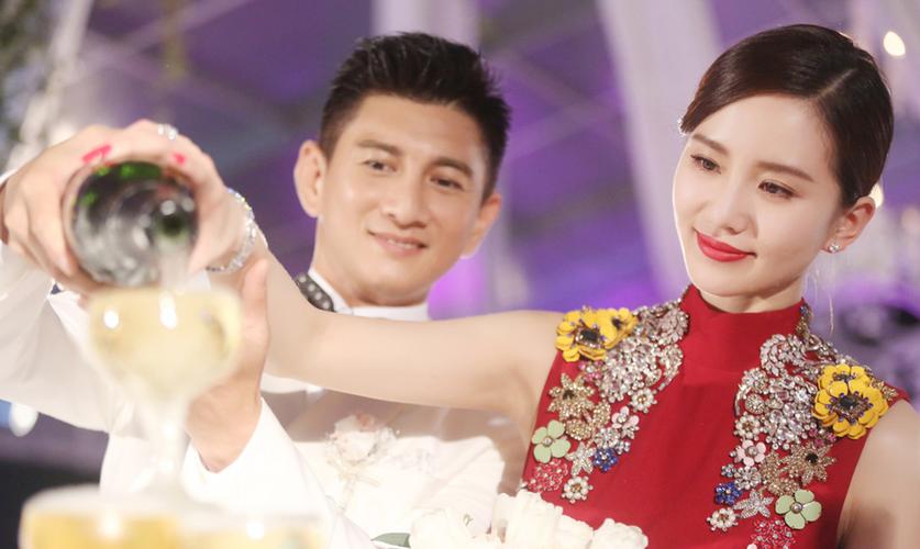 回顾刘诗诗17岁成名巅峰时刻嫁给二婚吴奇隆如今生活一地鸡毛