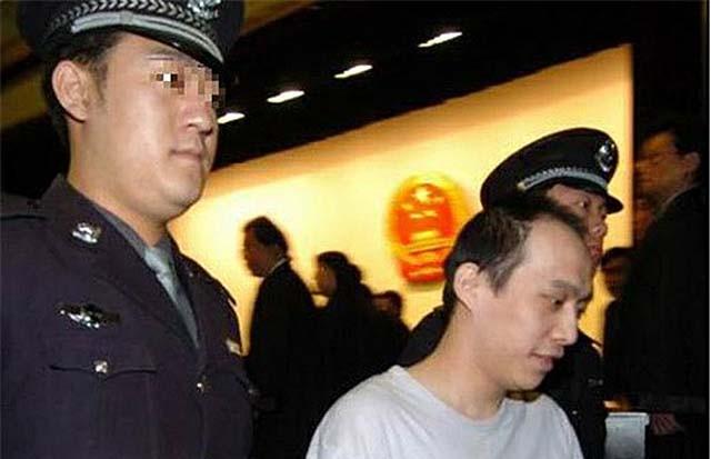 2004年王立华被警方22小时抓获死前哭着忏悔母亲是我没教好