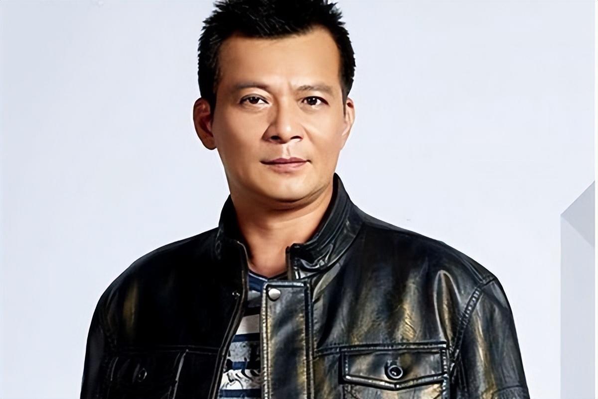回顾那个曾对妻子说终身不娶的黄日华履行承诺了吗