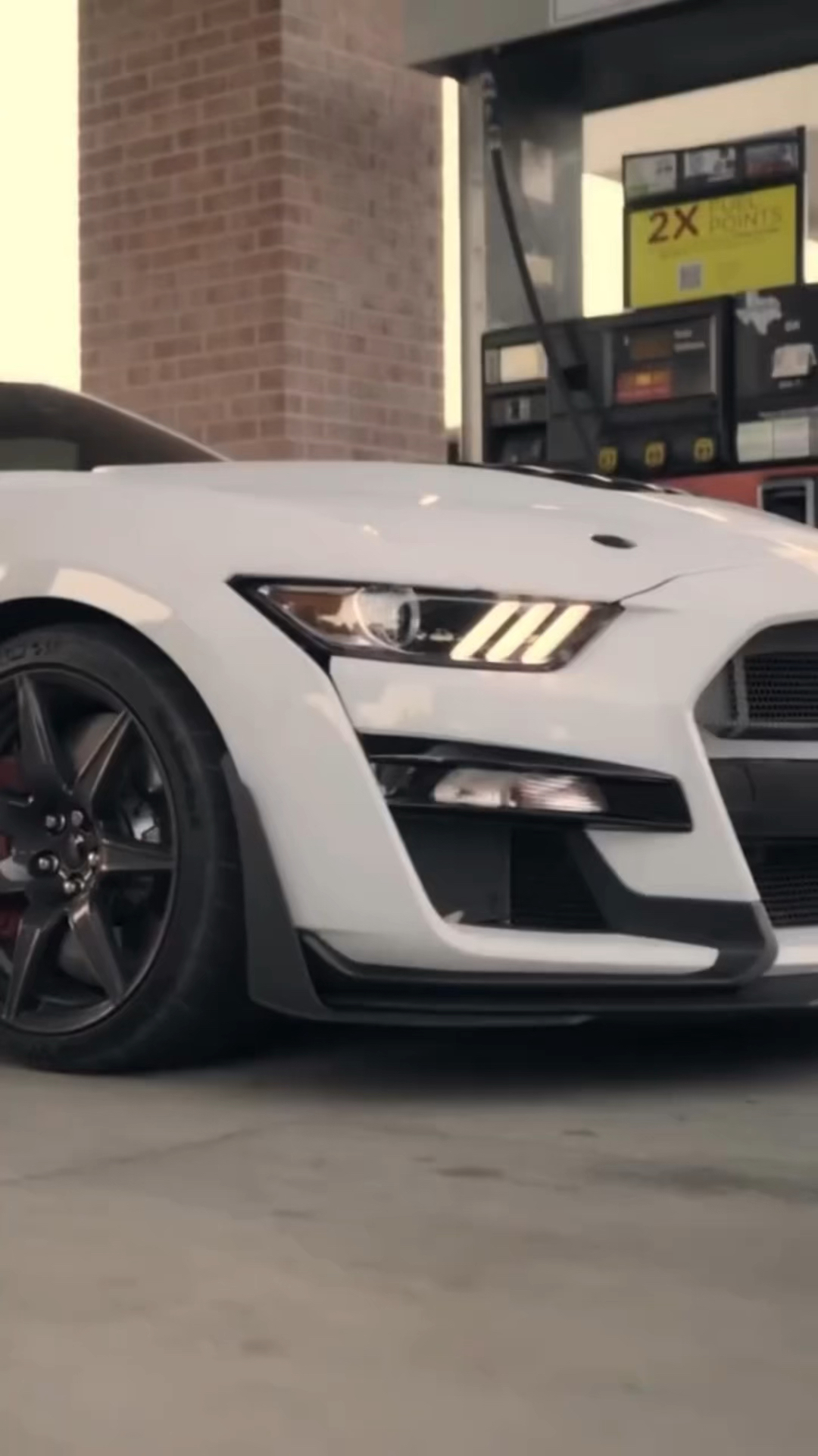 今日车型:福特野马5.0gt,你喜欢吗?-度小视