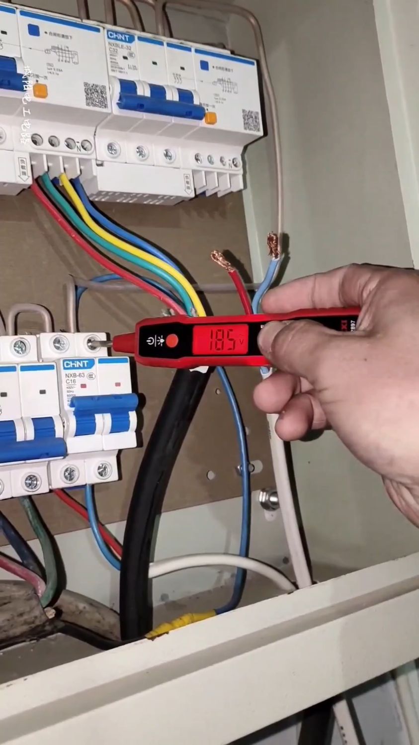 零线带电,为什么万用表测量电压正常?