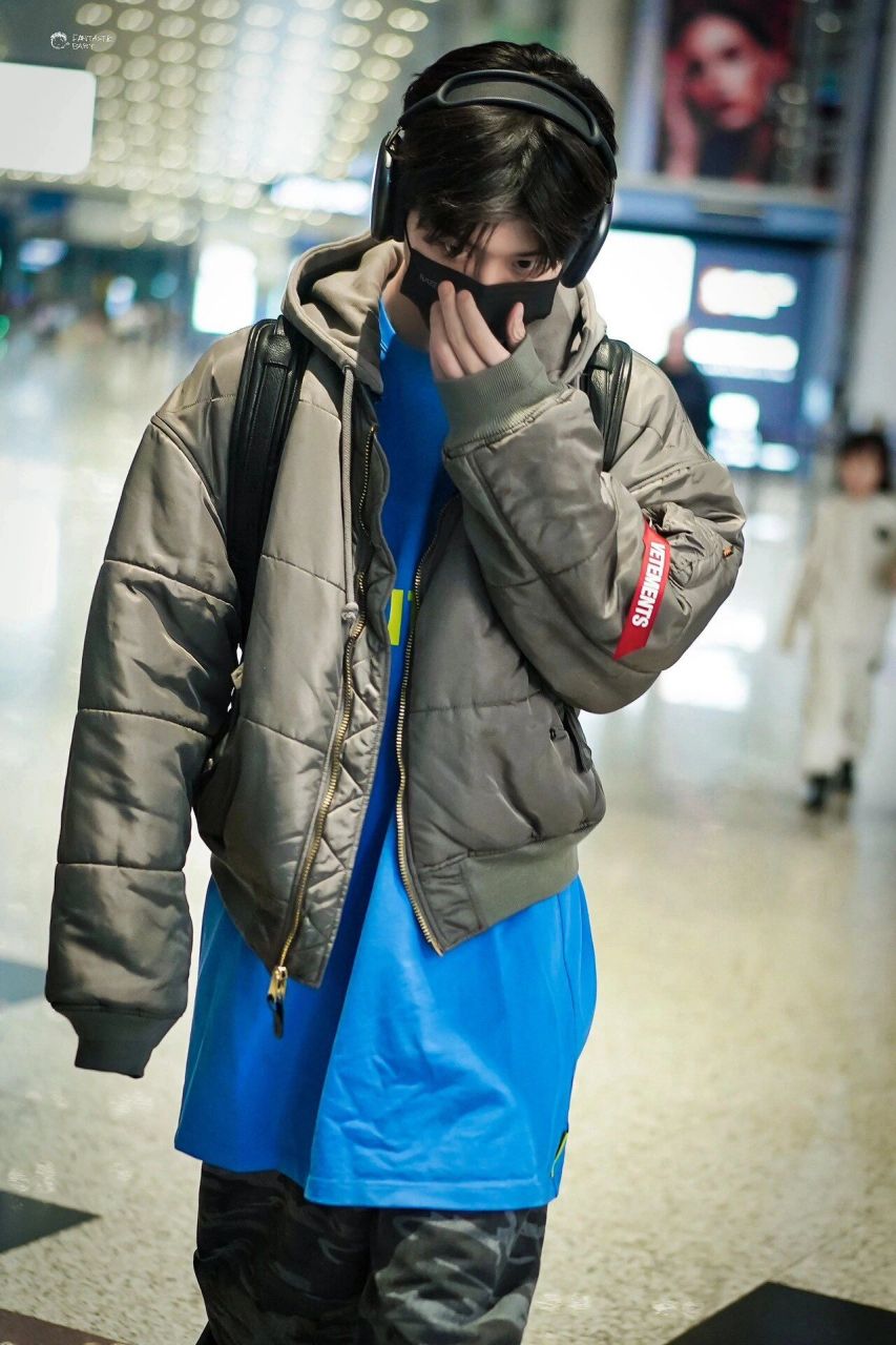 💥范丞丞机场私服,帅气少年感爆棚!