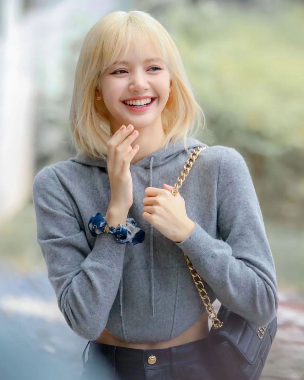 治愈系女神lisa:那笑容,是我心中永恒的光  在无数张关于lisa的照片中