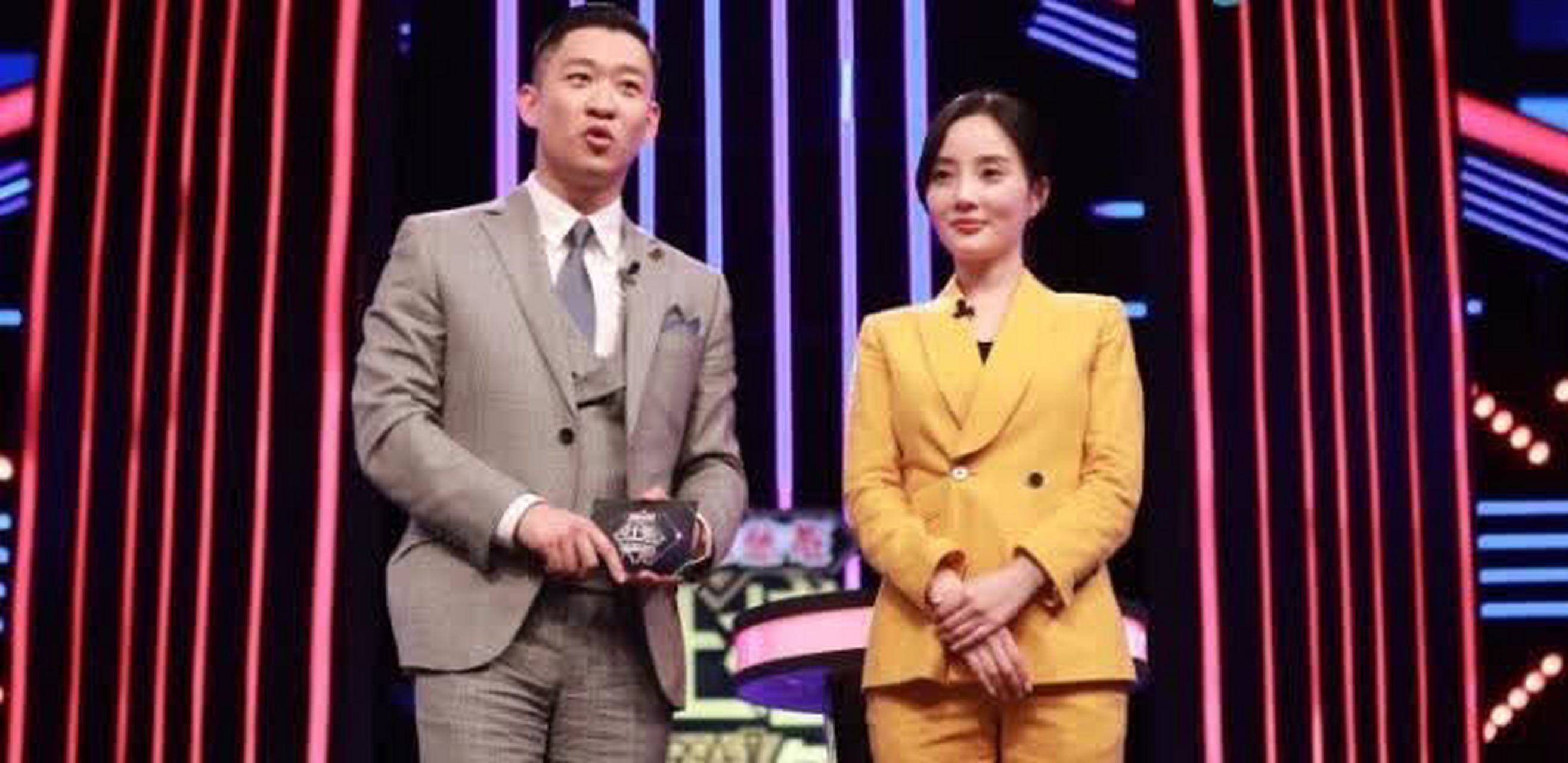 曹云金吐槽李小璐:她在银幕上扮演了很多天真无邪的小女孩,但现实生活