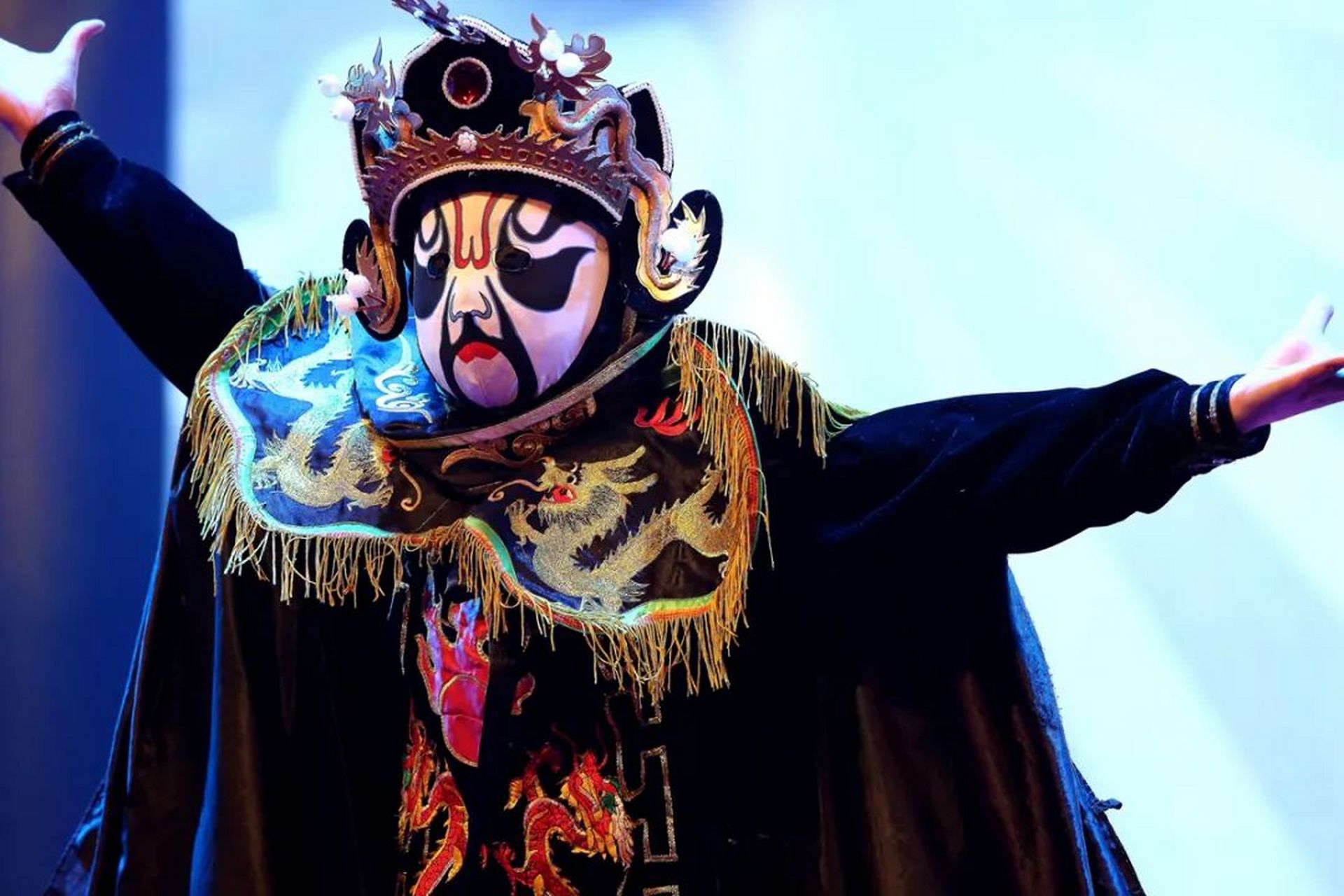 本地mcn挑战赛#  绘画素材:川剧变脸的魅力与神韵  川剧变脸,这一