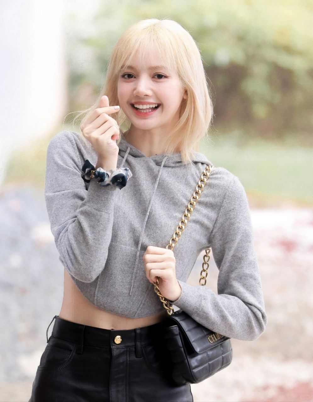 治愈系女神lisa:那笑容,是我心中永恒的光  在无数张关于lisa的照片中