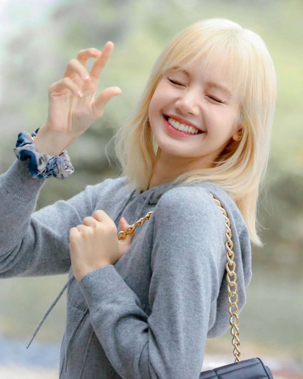 治愈系女神lisa:那笑容,是我心中永恒的光  在无数张关于lisa的照片中