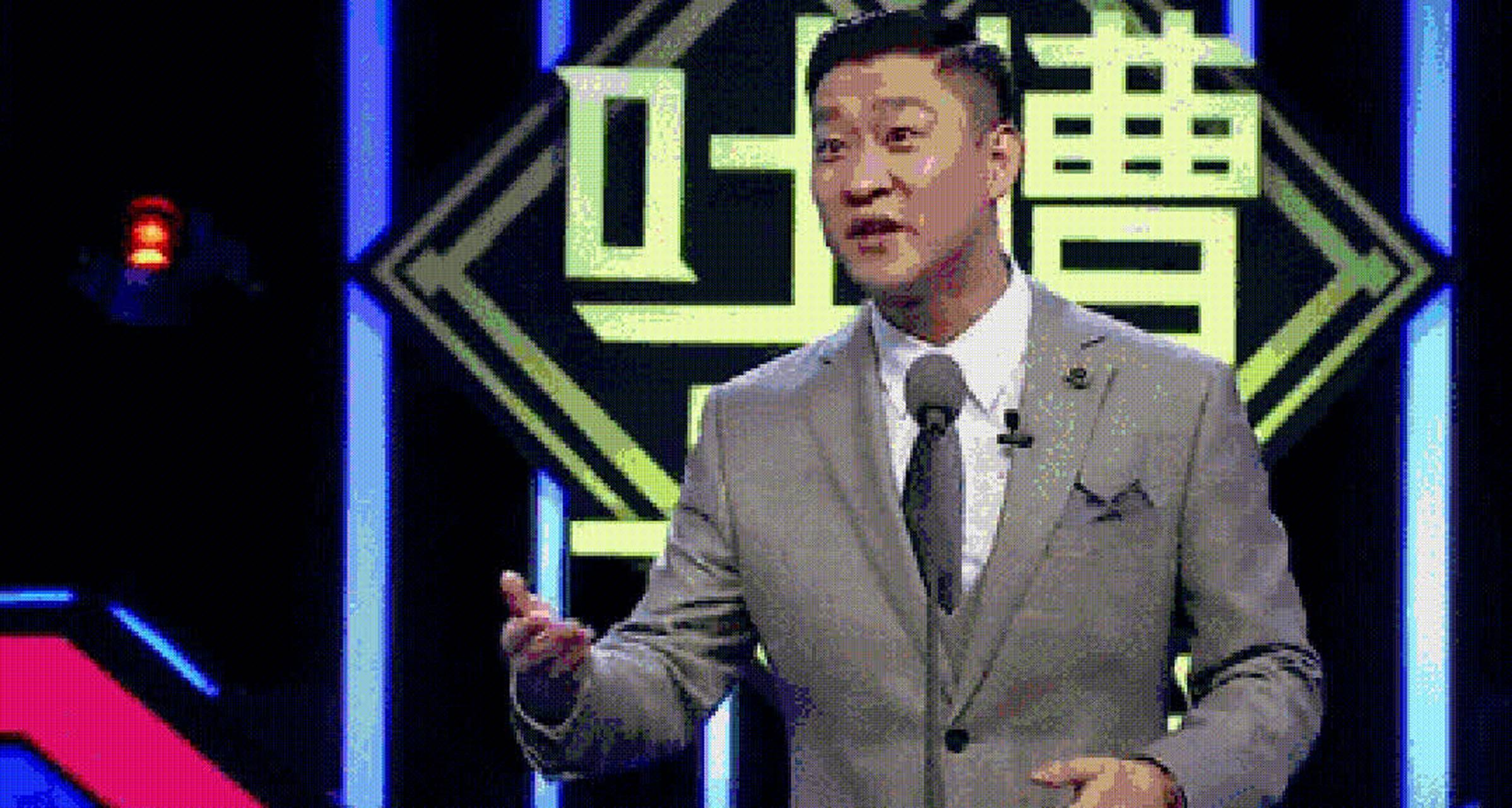 曹云金吐槽李小璐:她在银幕上扮演了很多天真无邪的小女孩,但现实生活