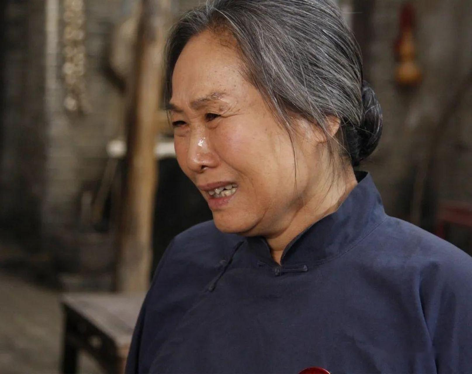 演员苇青说:"我有一儿一女,儿子毛孩,是中戏的一名演员.