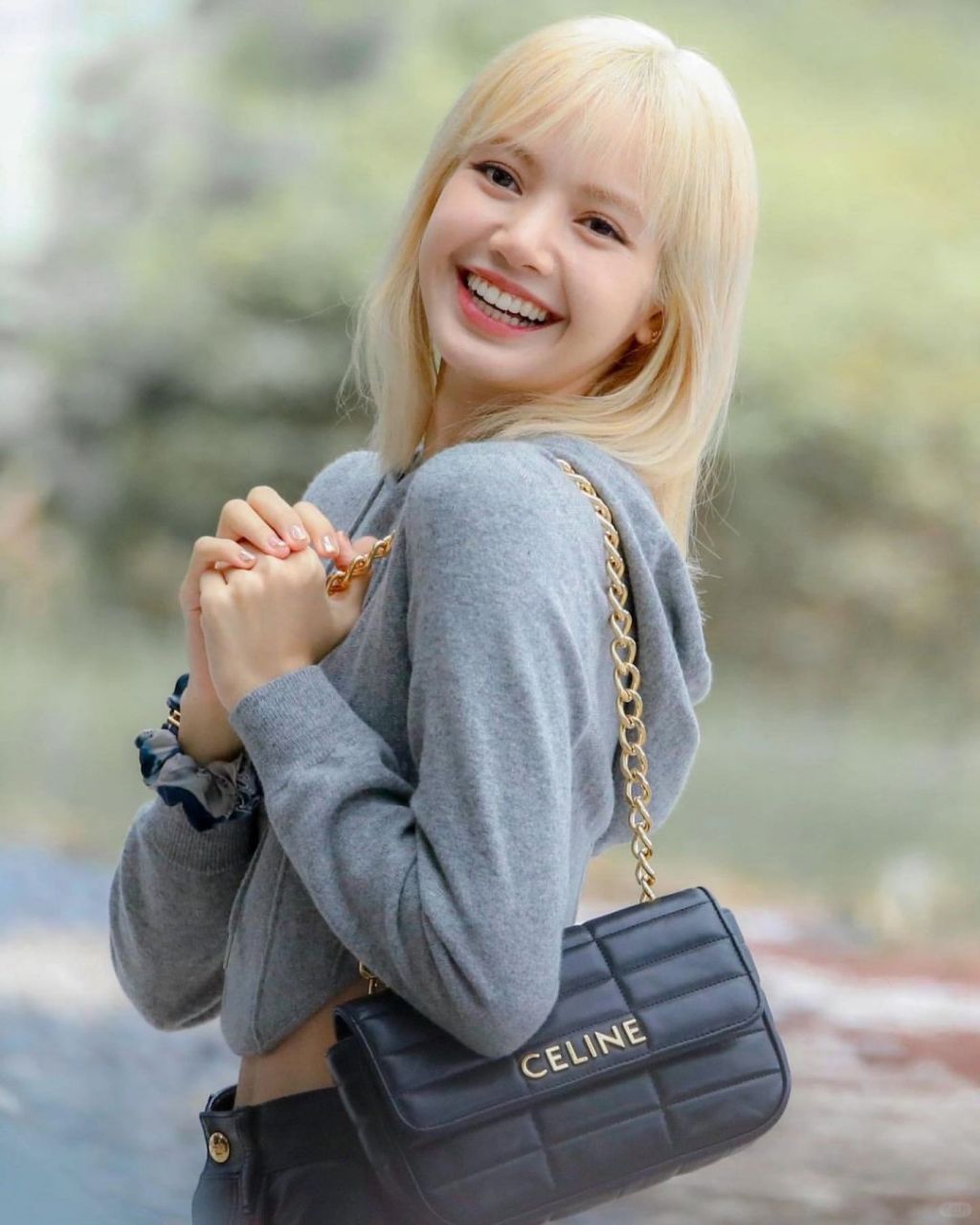 治愈系女神lisa:那笑容,是我心中永恒的光  在无数张关于lisa的照片中