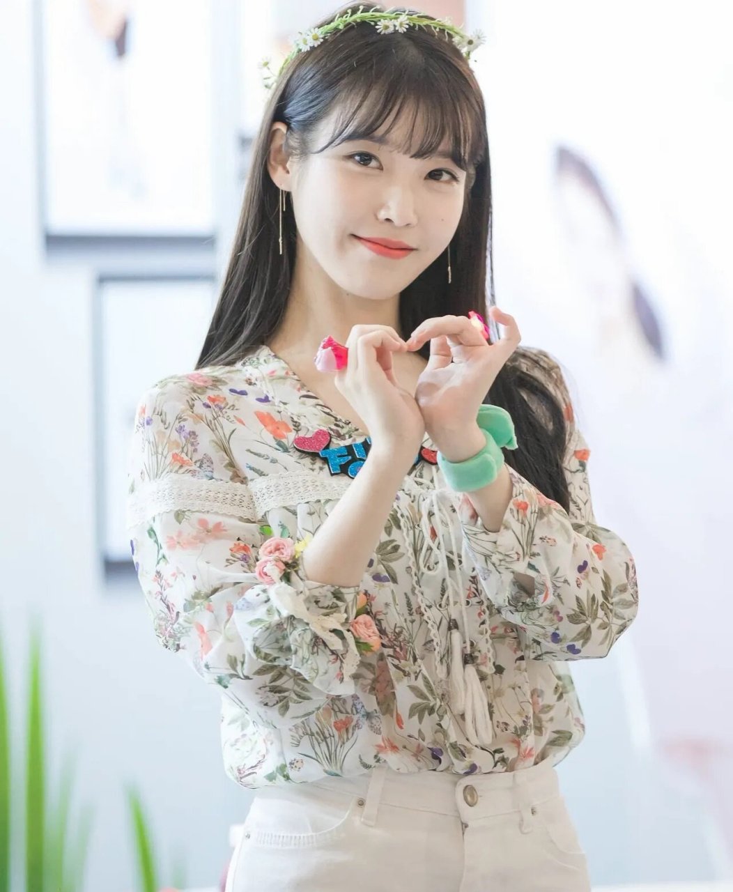iu——魅力无限的女神  今日份的美女,当属 iu 李知恩!