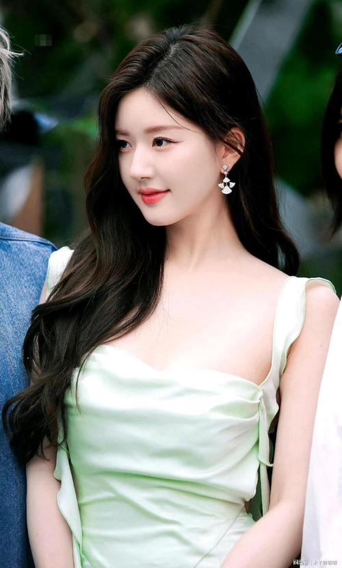 盘点娱乐圈长相最甜美的十位女星,唐艺昕意外垫底,榜首实至名归