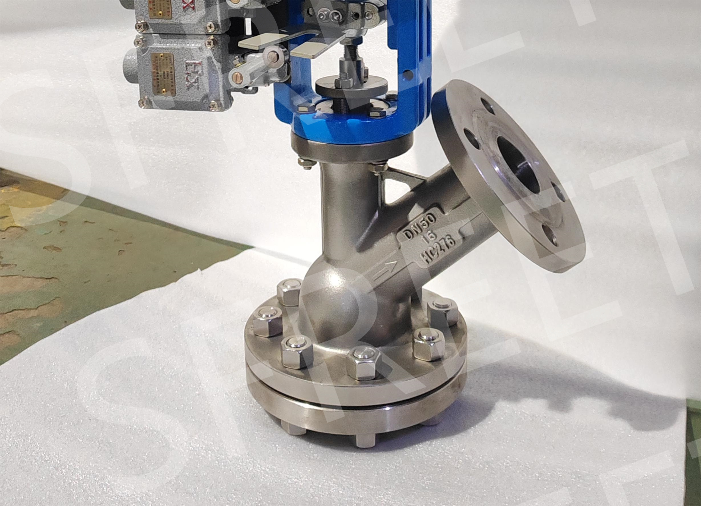 一种耐高温气动放料阀特材非标定制阀门