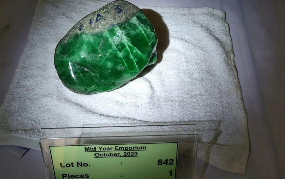 2023秋季缅甸公盘第2批原石成交数据及原石展出