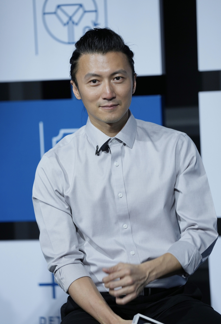 谢霆锋参加十如仕品牌活动,这个发型好有个性,时尚帅气又不突兀,大家