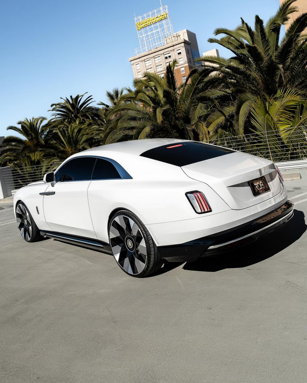 劳斯莱斯幽灵#汽车# #发文集龍卡瓜分百万现金# #热点引擎计划