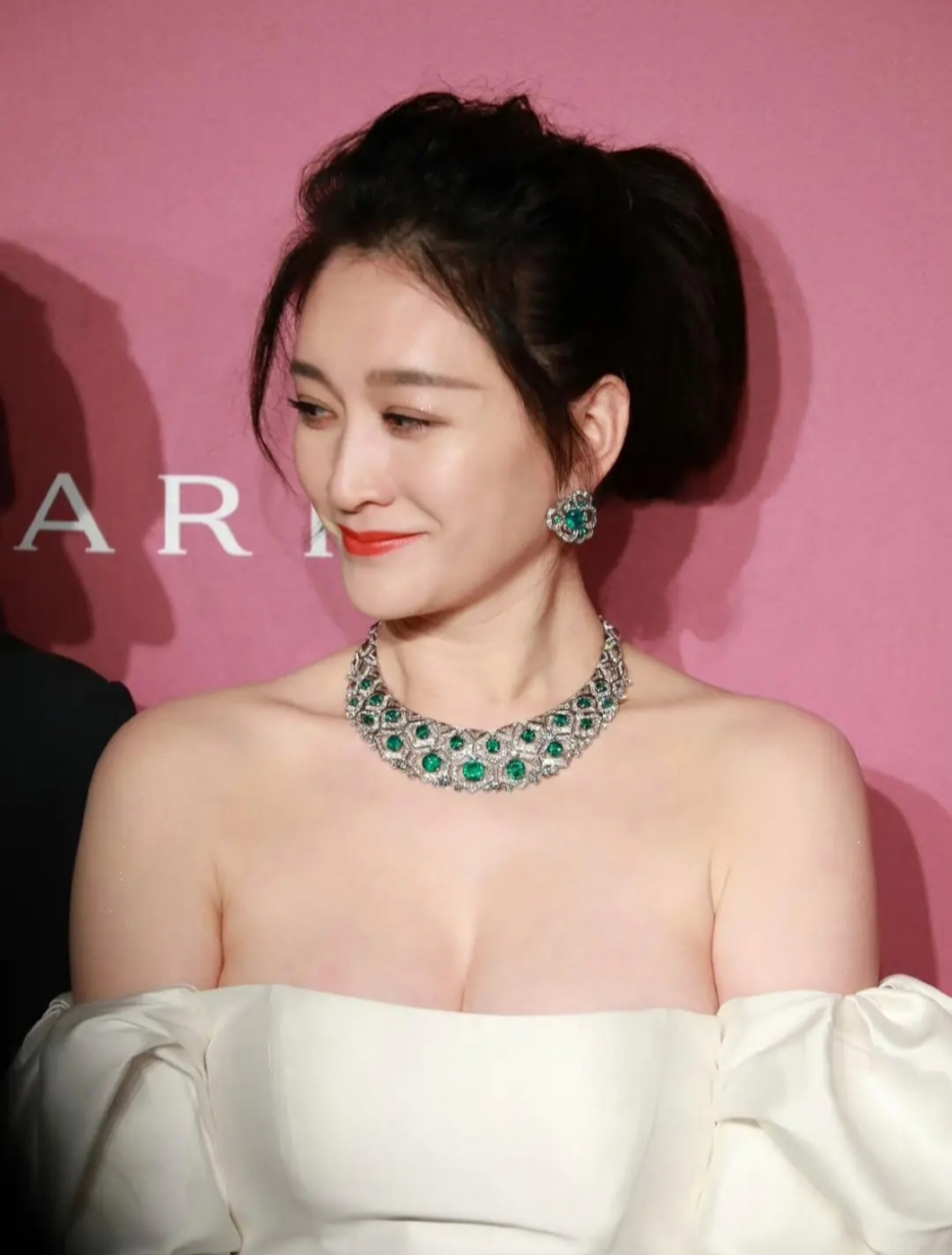 在早年拍戏的时候,李小冉很多剧都是.@小娱花的动态