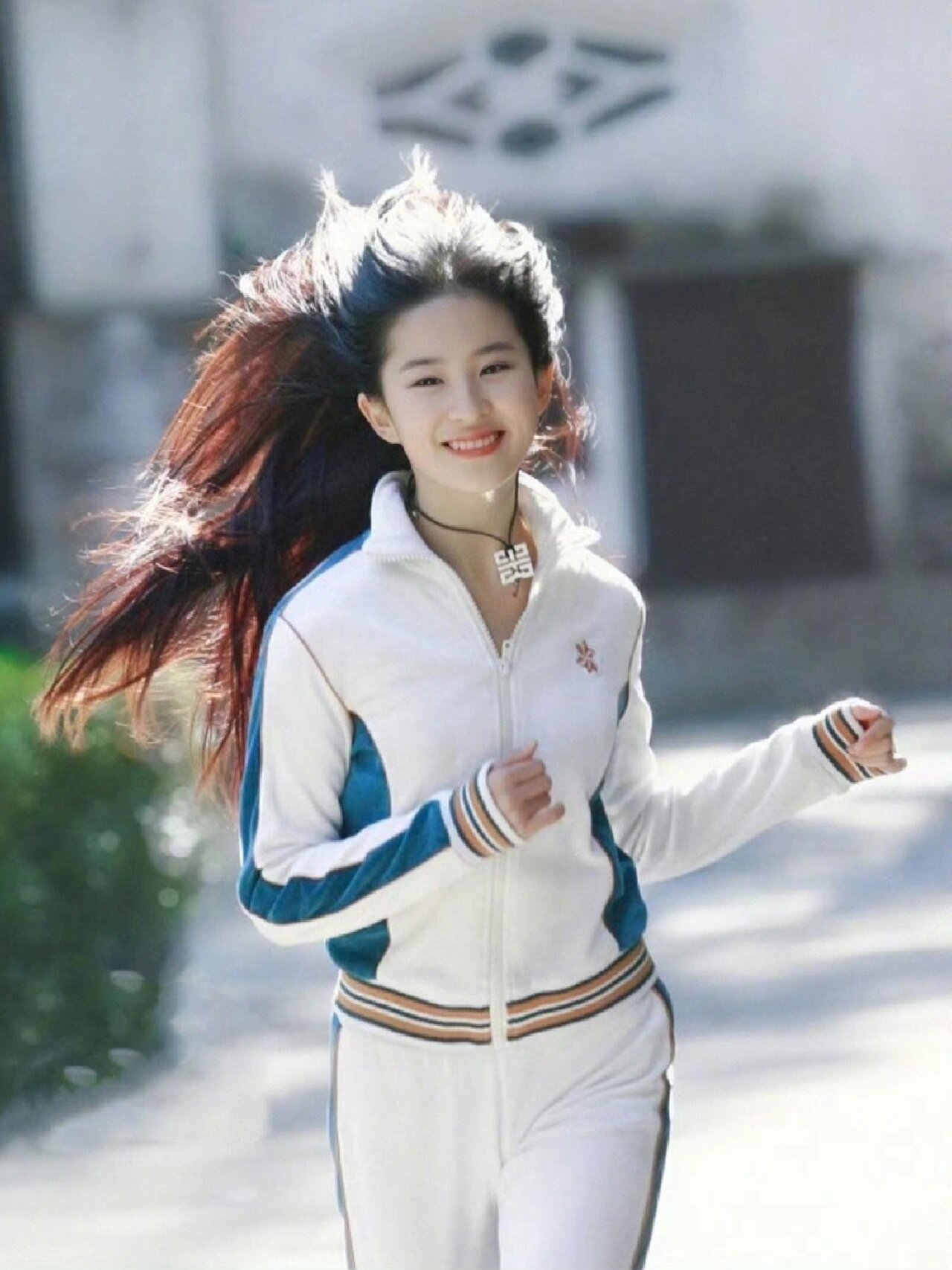 我幻想自己高中跑操的样子17岁的刘亦菲