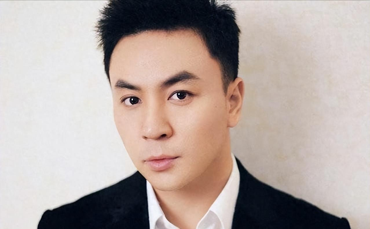 释小龙和何洁分手13年后,一人身家过亿,另一人现状咋样?