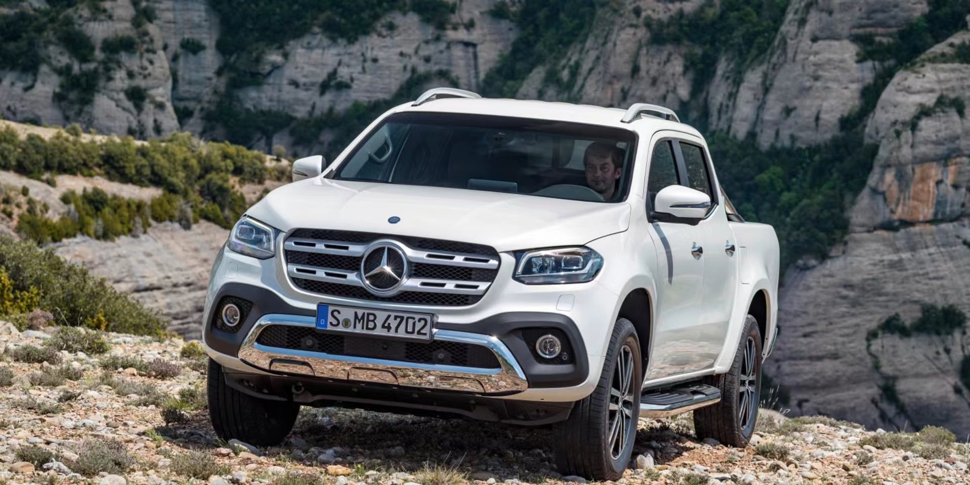 新款奔驰xclass全新上市!搭载3.0涡轮 v6发动机,男人梦想的皮卡