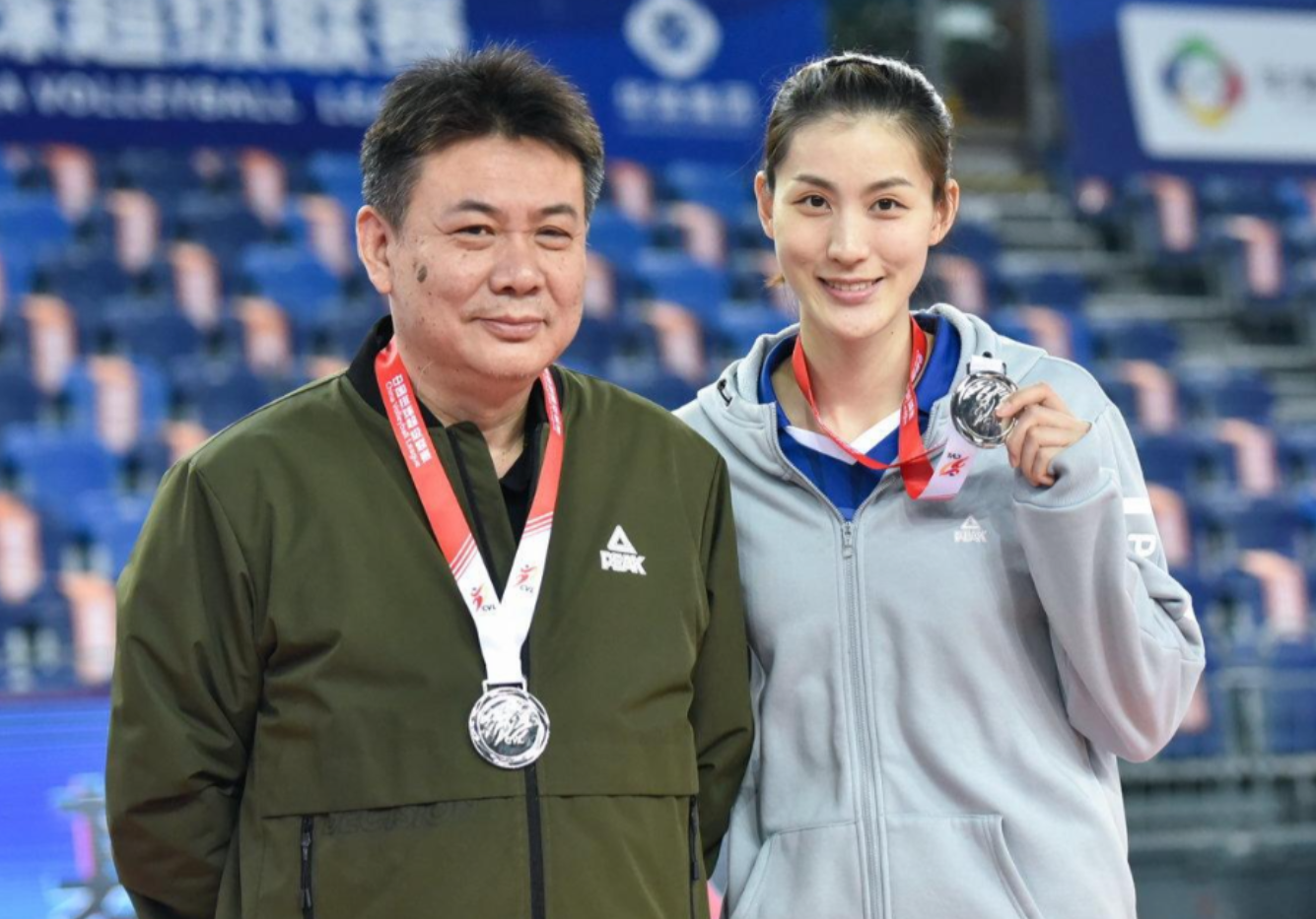 回顾名将刁琳宇板凳上走出来的主力二传运动生涯坎坷心酸