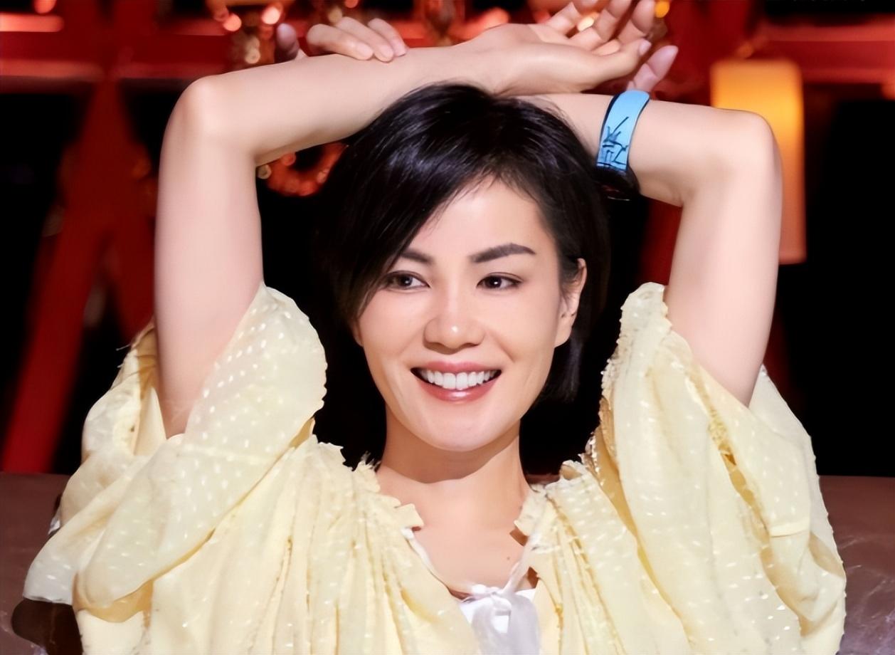 王菲三胎曝光?兔唇还地包天,张柏芝大儿子四字让谢霆锋颜面扫地