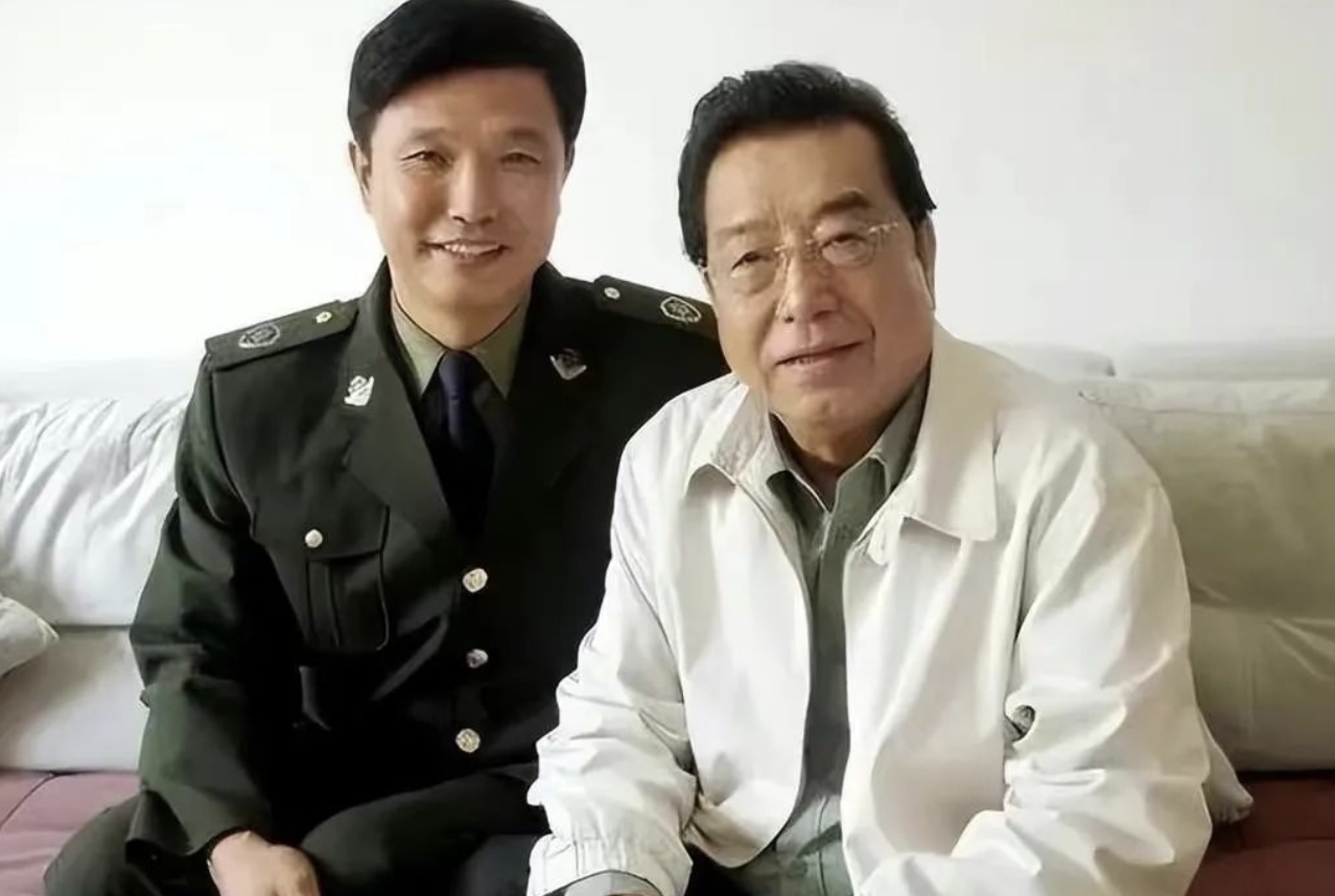 李双江大儿子李贺从未得到过父爱如今不计前嫌孝顺父亲和继母