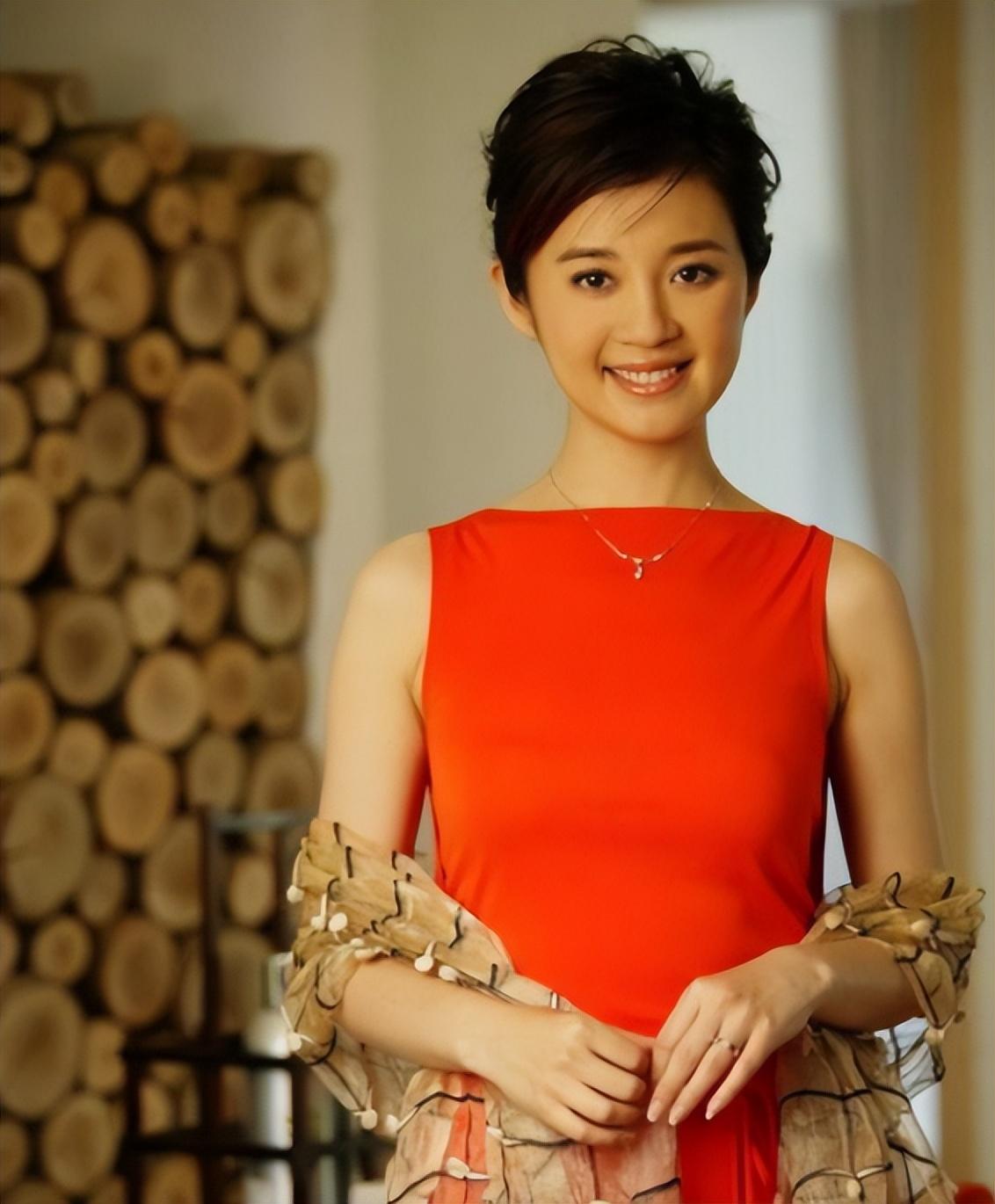 回顾主播许戈辉:辉煌时期离开央视,嫁二婚富豪丁健,如今幸福吗