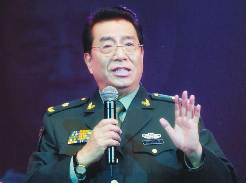 回顾李双江前妻丁英离婚独自抚养儿子鼓励儿子照顾爸爸和继母