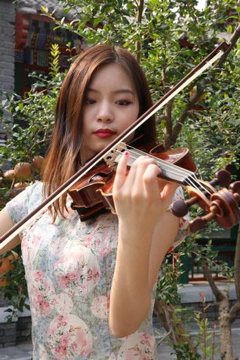 5年前南京妈妈李春辉骑摩托穿越25国到欧洲看望两个女儿