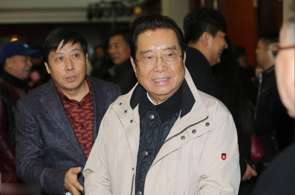 回顾李双江儿子李贺弟弟豪宅豪车不断自己只能和母亲相依为命