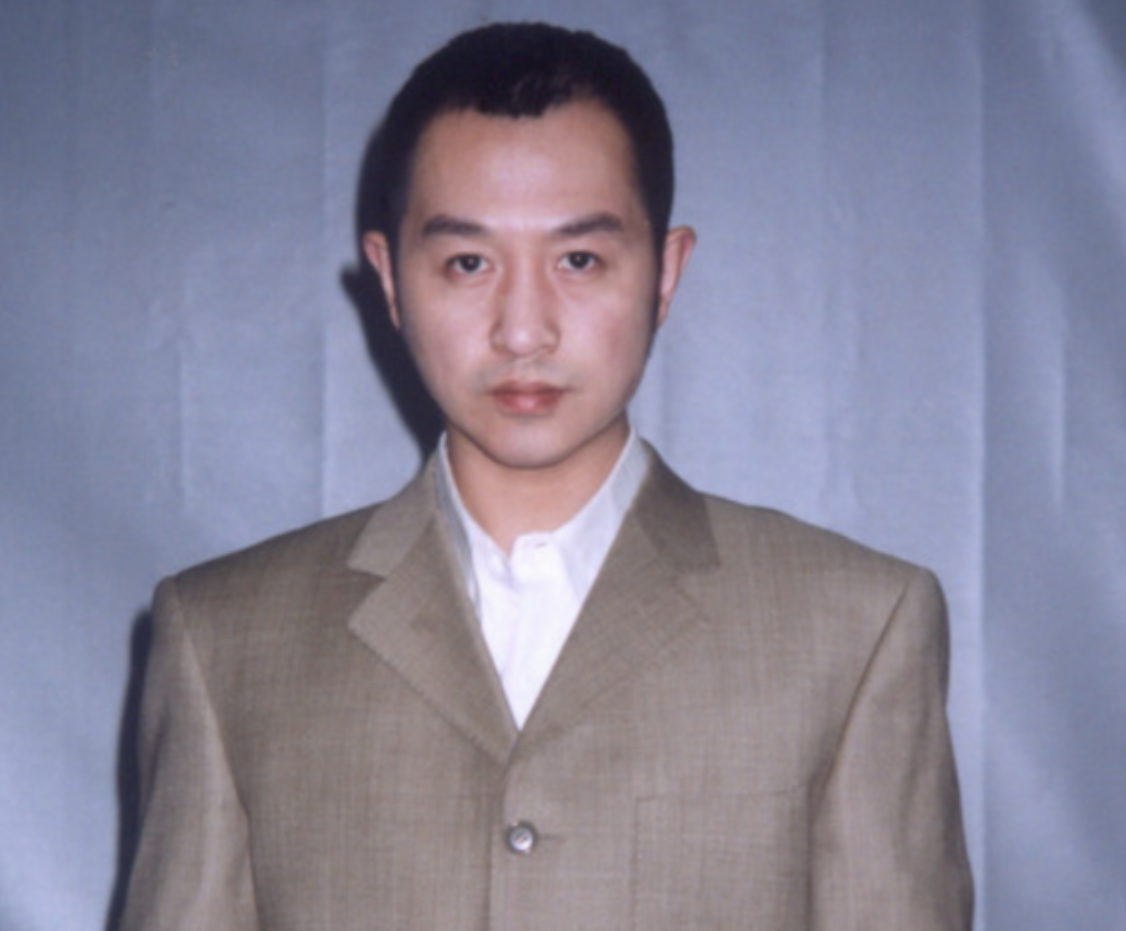 为了修整,高枫决定出国留学,他到了伦敦,学习爵士乐,放克音乐和舞台