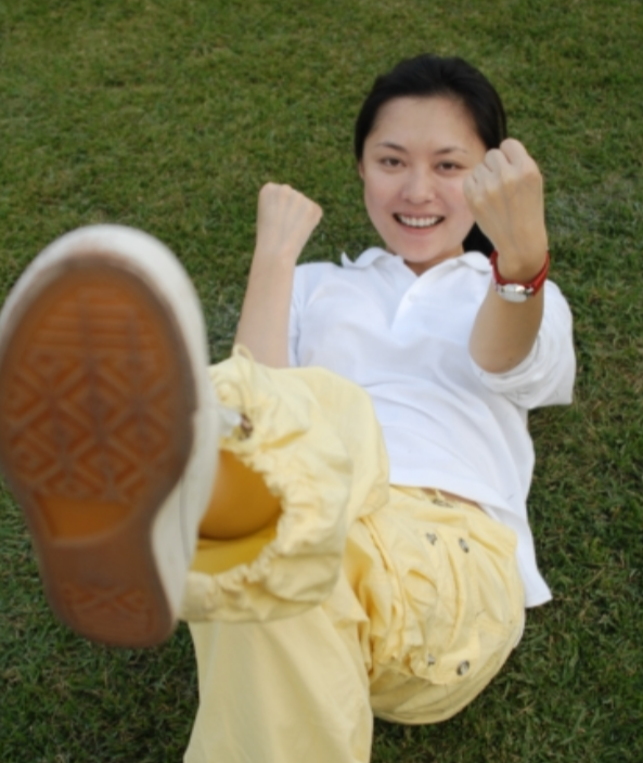 回顾主播紫凝曾靠贷款买车42岁仍单身未婚风光背后有泪水