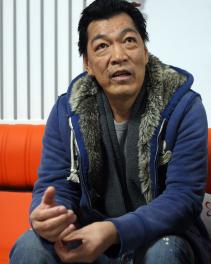 回顾演员成奎安患病逝世13年后两房太太的选择却截然不同