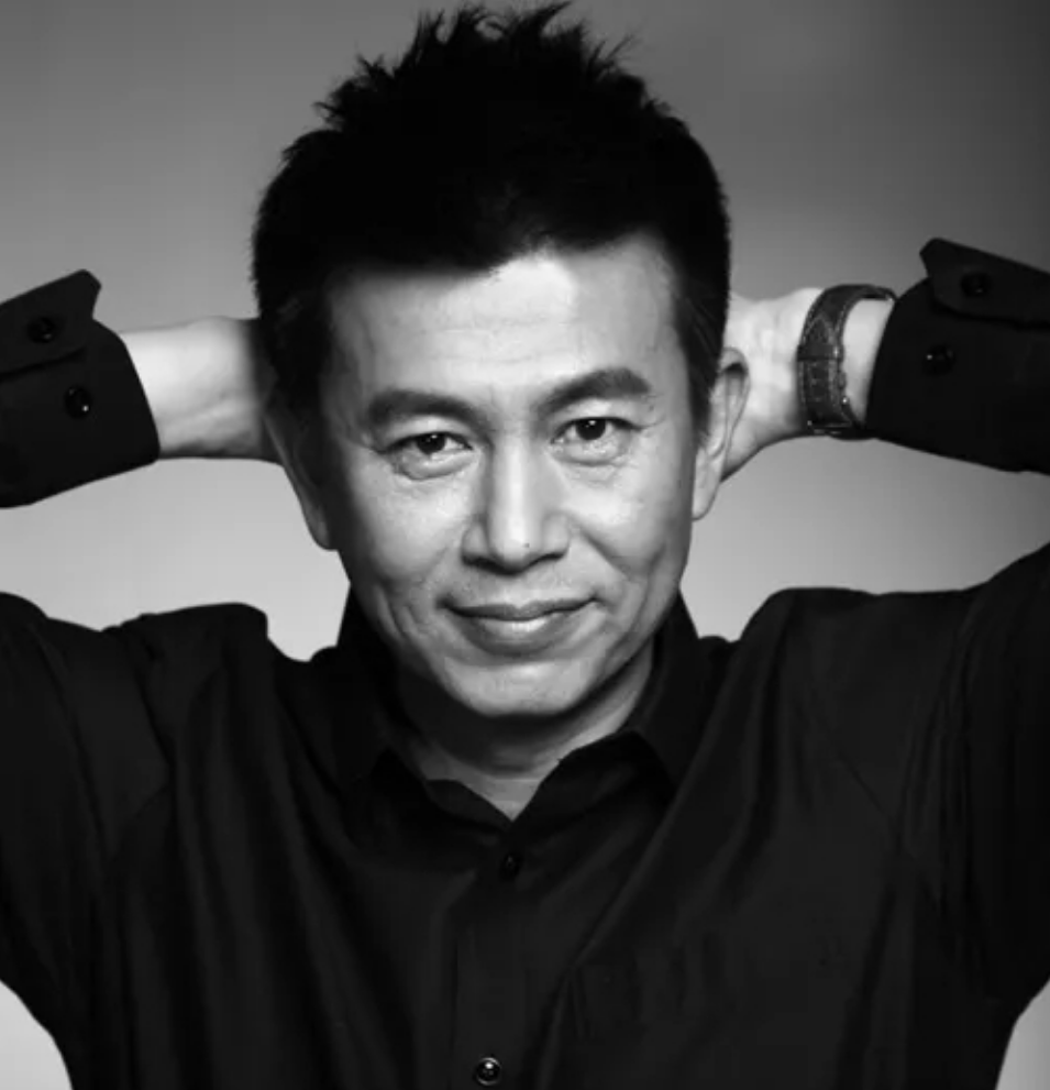 回顾著名演员江柏萱不顾家人反对娶单亲妈妈恩爱25年55岁翻红