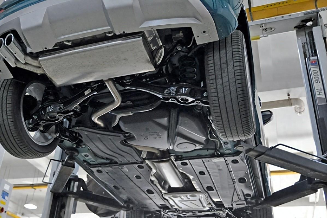 看看那些国外豪华品牌为何独领风骚?就是因为它们的底盘技术过硬啊!