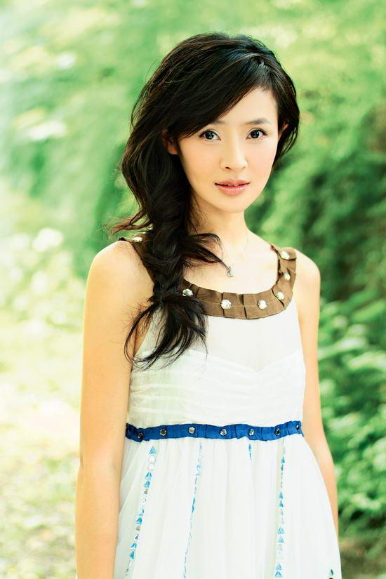 回顾演员于明加结婚13年只生孩子不做饭丈夫一家人把她宠成宝