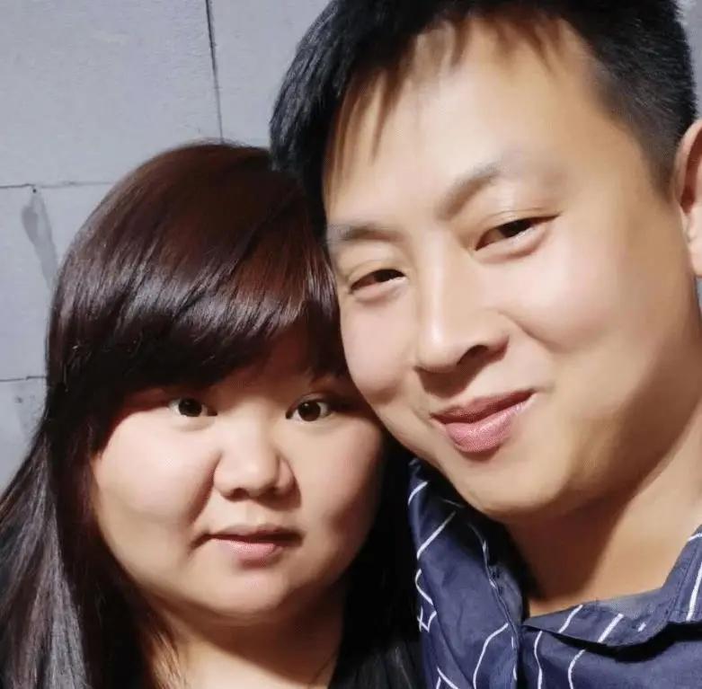 回顾姑娘被丈夫宠爱结婚10年体重翻倍330斤的身体睡塌2张床