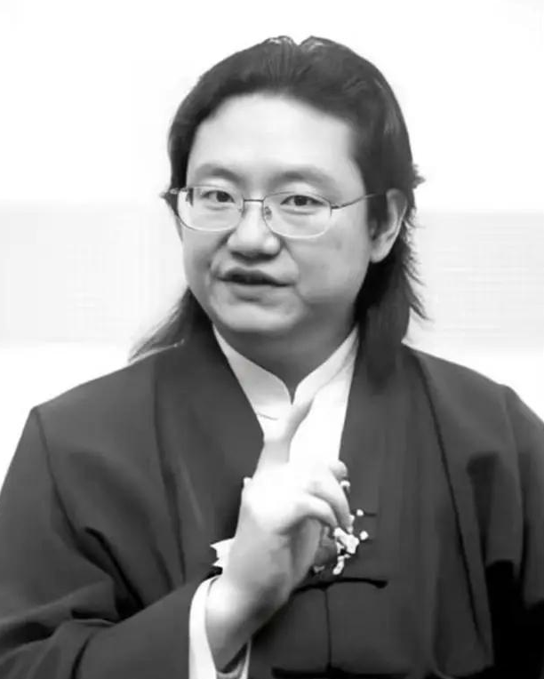 回顾"道长"李一:水下闭气2小时,徒手通电治病,7天学费36000