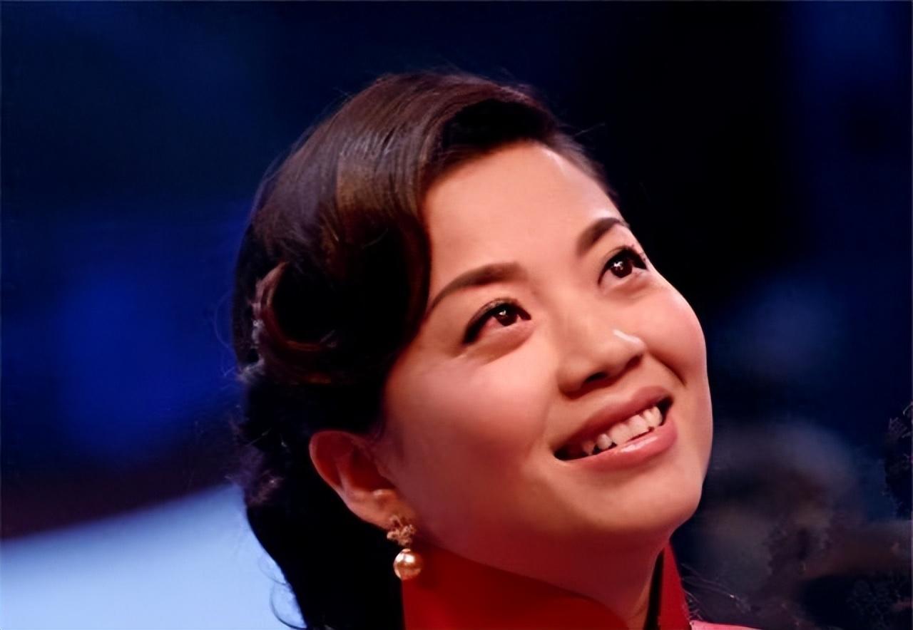 回顾张也55岁还未婚和62岁的吕继宏互相陪伴多年却至今未婚