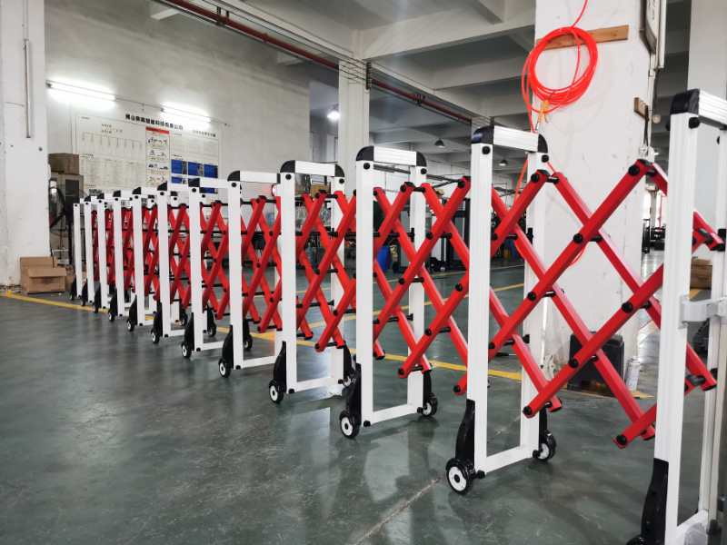 伸缩护栏技术:打造智能城市交通管理新利器?