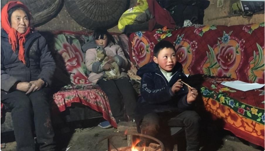 回顾那个走45公里求学的冰花男孩王福满如今怎么样了