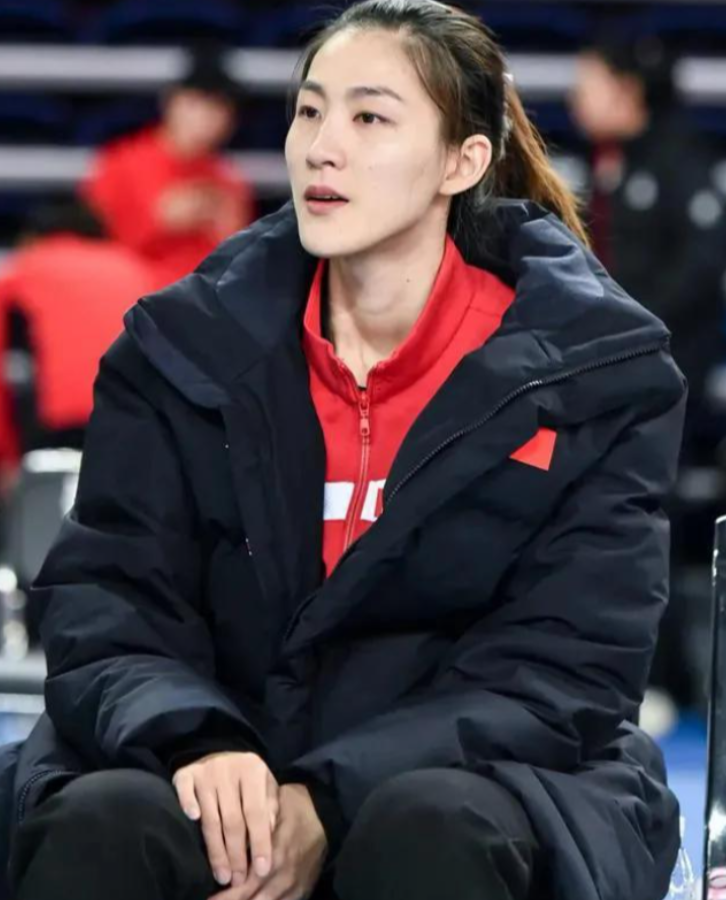 刁琳宇是幸运的也是不幸的,在加入南京女排后她依然没有正式编制,所以