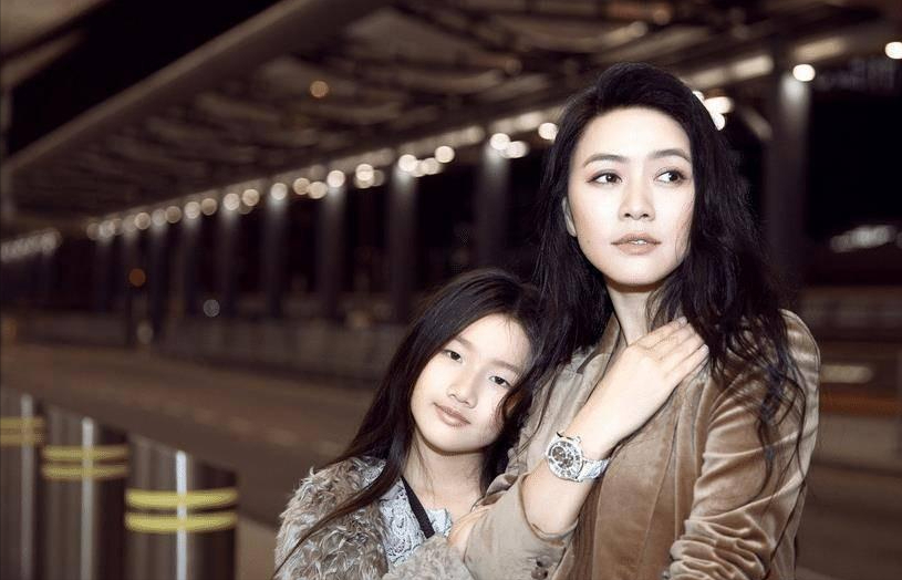 曾是陆毅前女友丈夫狱中离世留下130亿遗产她却选择重新拍戏